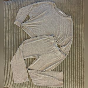 Lightweight cozy pyjamas.